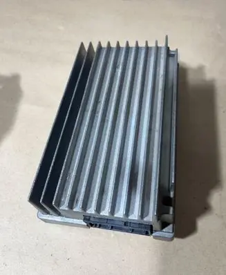 BMW 3 F30 F35 F31 HiFi Audio sound control unit 9322689 5351818j0