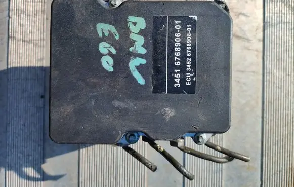 BMW 5 E60 E61 ABS Pump 6768906