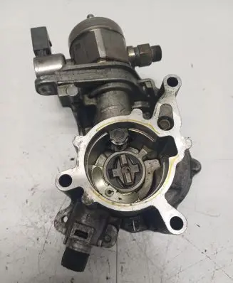 Audi A4 S4 B8 8K Vacuum pump 06J145100B 06H127025E