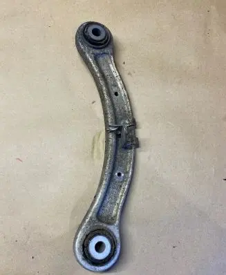Audi Q7 4L Rear upper control arm/wishbone 7L0505375A