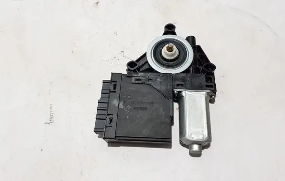 Volvo XC90 Front door window regulator motor 31453355