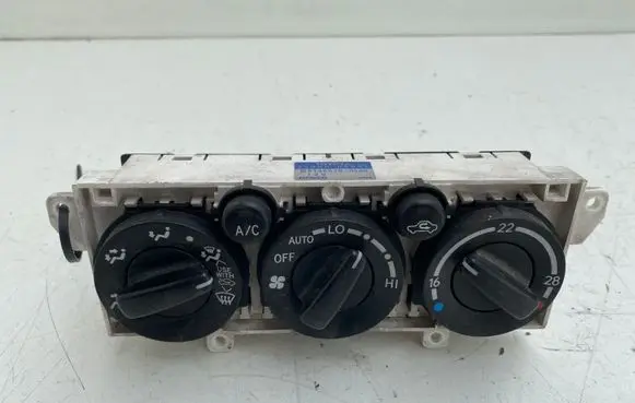 Toyota Avensis T220 Climate control unit 5590005091