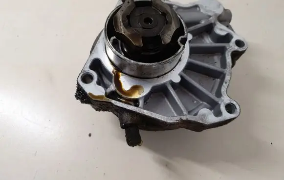 Opel Insignia A Vacuum pump 55205446