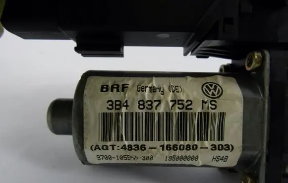 Volkswagen PASSAT B5.5 Front door window regulator motor 3B4837752MS
