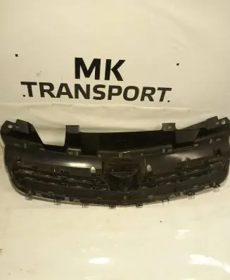 Opel Zafira B Front bumper upper radiator grill 13247331