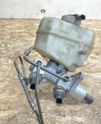 BMW 3 E46 Master brake cylinder 6785666 1164458 6750798