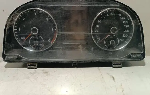 Volkswagen Caddy Speedometer (instrument cluster) 2K0920866A