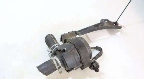 Ford Transit Courier Water pump