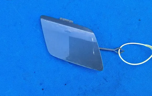 BMW 1 F40 Front tow hook cap/cover 8070931