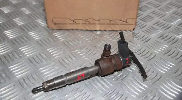 Volkswagen II LT Fuel injector 0445110081 940704640014