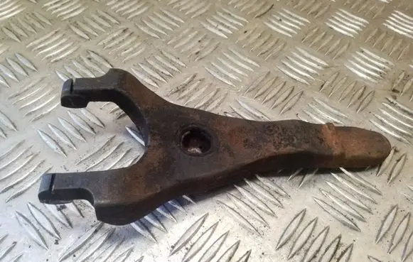 Toyota Avensis Verso Clutch release arm fork 