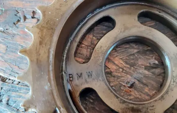 BMW 5 E39 Timing chain sprocket 17351443 1735144