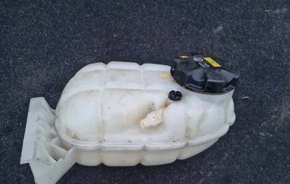 BMW 4 F32 F33 Coolant expansion tank/reservoir 7642160 11564310 1300302