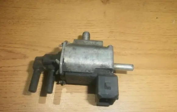 Nissan Primera Turbo solenoid valve k5t46480