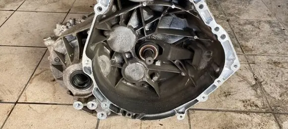 Manual 6 speed gearbox