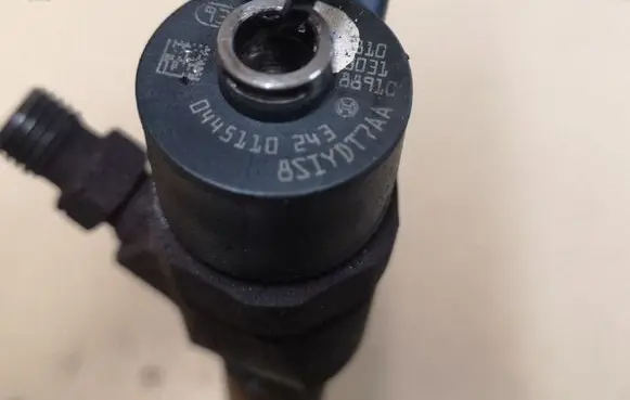 Opel Signum Fuel injector 0445110243