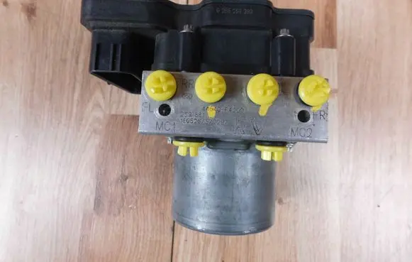 Toyota C-HR I ABS Pump 44540F4200