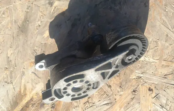 Audi A3 S3 8P Generator/alternator belt tensioner 03G903315