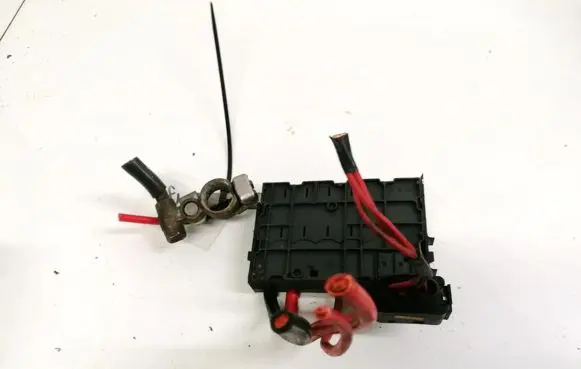 Volkswagen Golf IV Positive cable (battery)