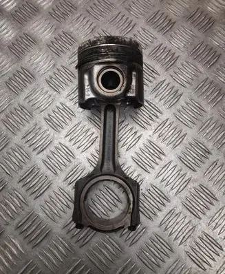 Ford Ranger Piston with connecting rod RFGK2Q6205BA
