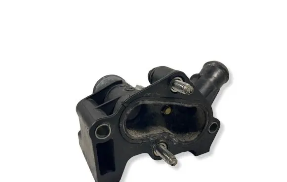 Ford Focus Thermostat housing 7M5G8K556