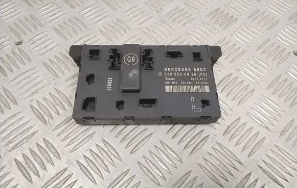 Mercedes-Benz Vito Viano W639 Door control unit/module A6398200026