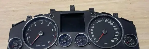 Volkswagen Touareg I Speedometer (instrument cluster) 7L6920880A 026363200 5043510097