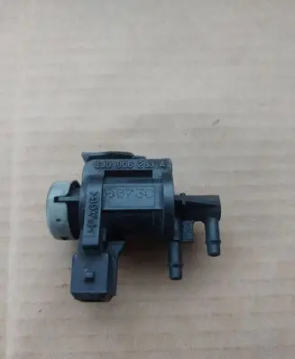 Audi A4 S4 B5 8D Turbo solenoid valve 1J0906283A