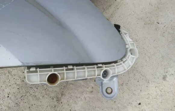 Mitsubishi Outlander Front bumper mounting bracket