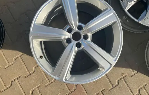 Audi e-tron R20 alloy rim 