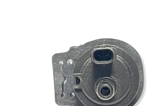 Mercedes-Benz C W205 Vacuum valve A0004703700