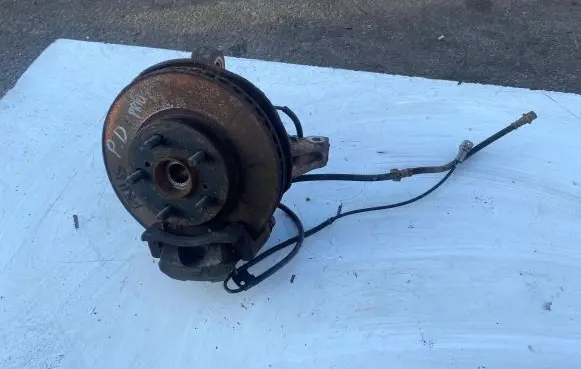 Toyota Prius (XW20) Front wheel hub spindle knuckle