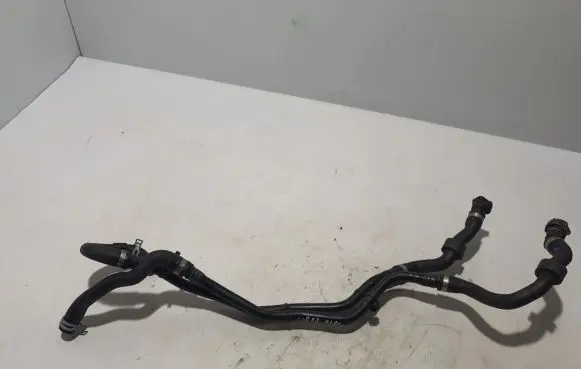Volvo C40 Engine coolant pipe/hose 32138736