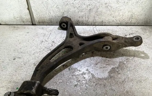 Mercedes-Benz ML W163 Front lower control arm/wishbone