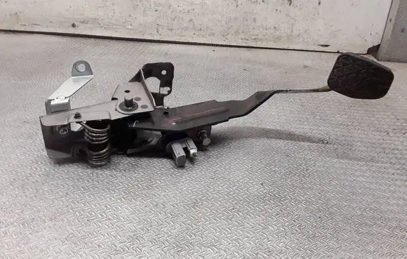 Mazda CX-7 Clutch pedal 