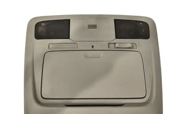 Subaru Outback (BS) Front seat light 