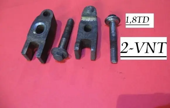 Ford Focus Fuel Injector clamp holder 66KW18TD