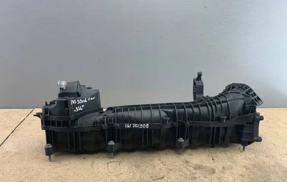 BMW 5 F10 F11 Intake manifold 7811909 11617811909