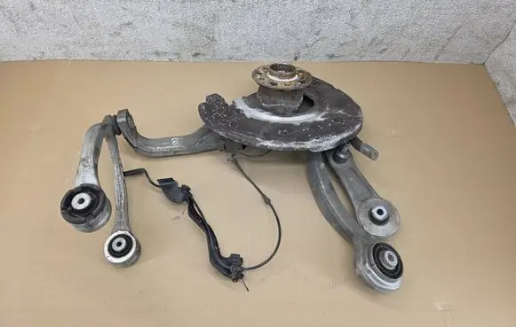 Mercedes-Benz C AMG W205 Front wheel hub spindle knuckle 20565LI 2054700 20500LI