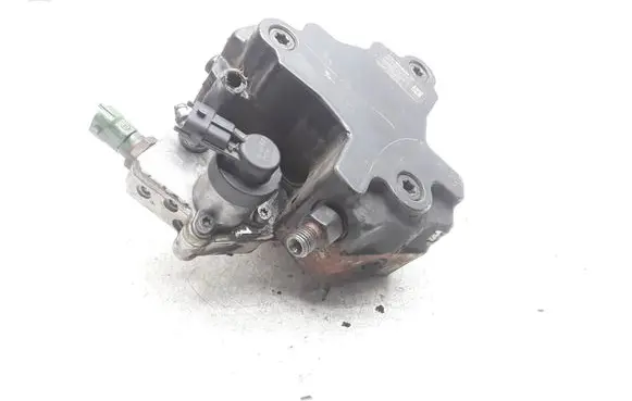 Volvo XC70 Fuel injection high pressure pump 30756125 0445010111