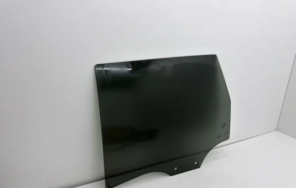 Audi Q2 - Rear door window glass 81A845205A 0015235