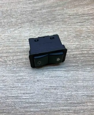 BMW 5 E39 Electric window control switch 8368974