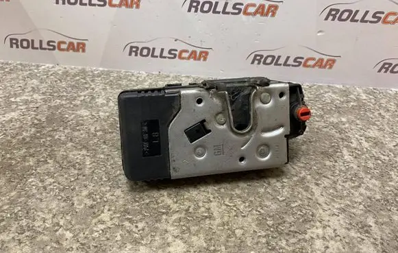 Opel Zafira A Rear door lock DS24414134