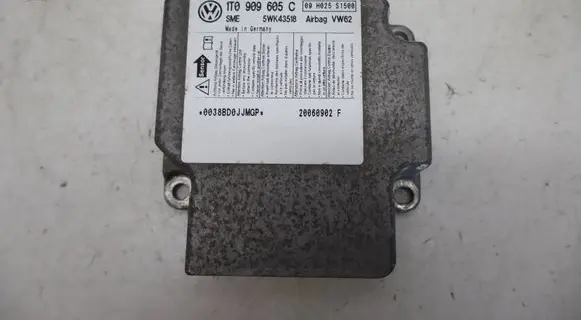 Volkswagen Touran I Airbag control unit/module 1T0909605C