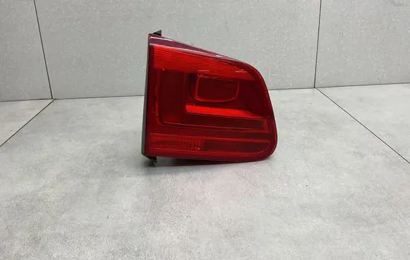 Volkswagen Tiguan Tailgate rear/tail lights 5N0945093H