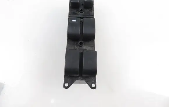 Mitsubishi Lancer VIII Electric window control switch 8608A068