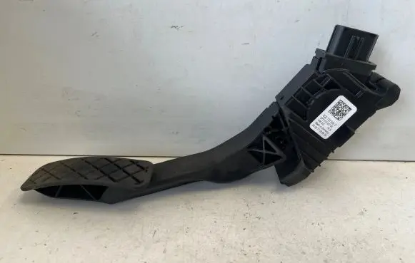 Skoda Superb B8 (3V) Accelerator throttle pedal 5Q2723503D 6PV01062105 104170908