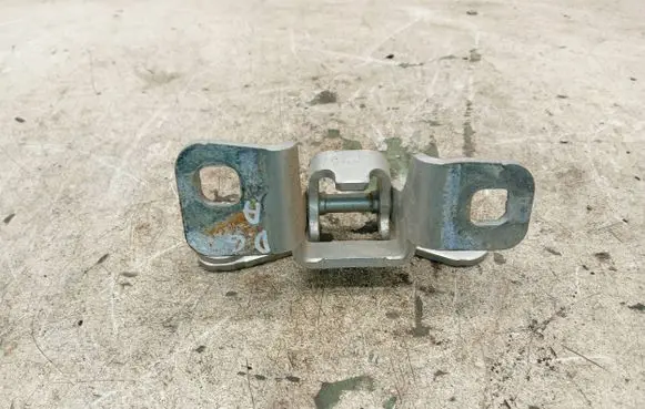 Chrysler 300 - 300C Rear door lower hinge A046923