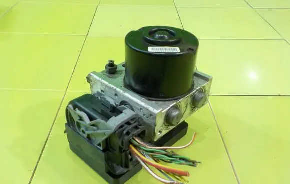 Opel Combo D ABS Pump 51902576