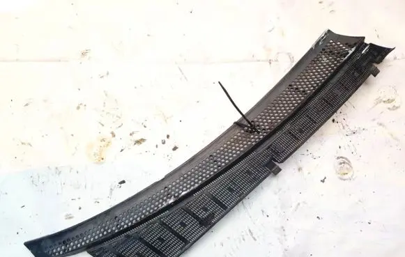 Mercedes-Benz C W202 Wiper trim 2028310258
